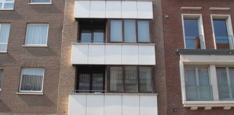 Centraal gelegen appartement met 2 slpk, terras en parking. - Foto 2