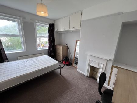 Tang Hall Lane, Tang Hall - P1068 - Photo 4