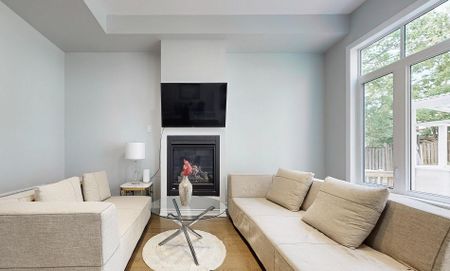 For Lease - 74 Church Street Unit# Main, Richmond Hill, Ontario - Photo 2