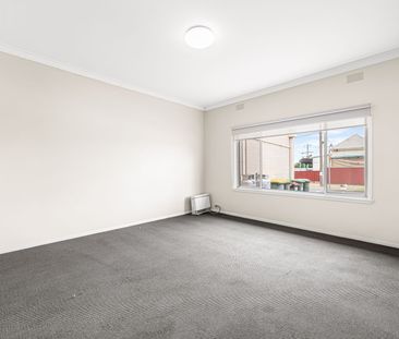 Neat Family Home - Photo 3