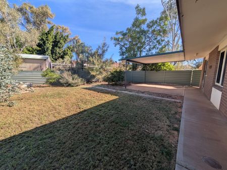 Three Bedroom Family Home - Photo 5