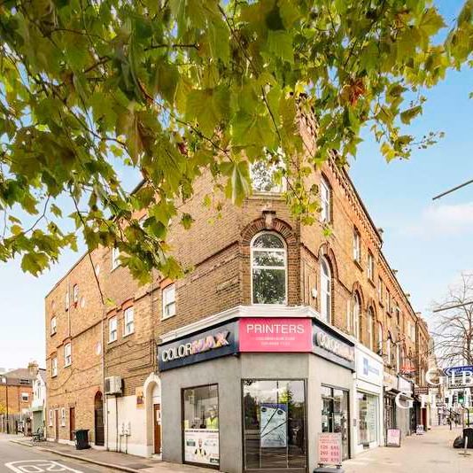 Broadway, London, W13 - Photo 1