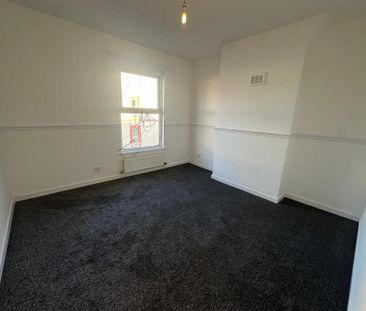 2 bedroom property to rent - Photo 3