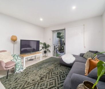 Town house - Dakabin (New) Unit 88 - Photo 3