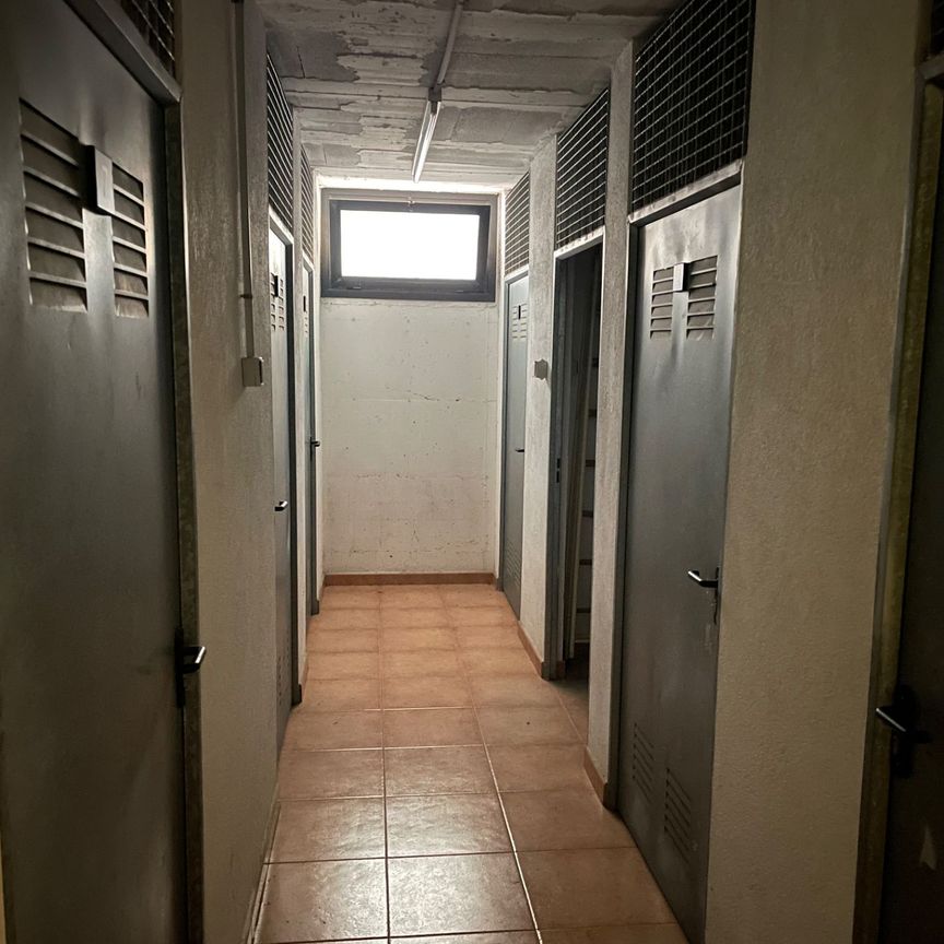 Dúplex de alquiler en Carrer Mare de Déu de la Mercè, Tiana - Photo 1