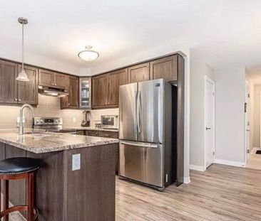Three bedroom townhouse for rent Kitchener - Photo 2
