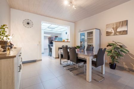 Huis met 2 garages - Photo 2