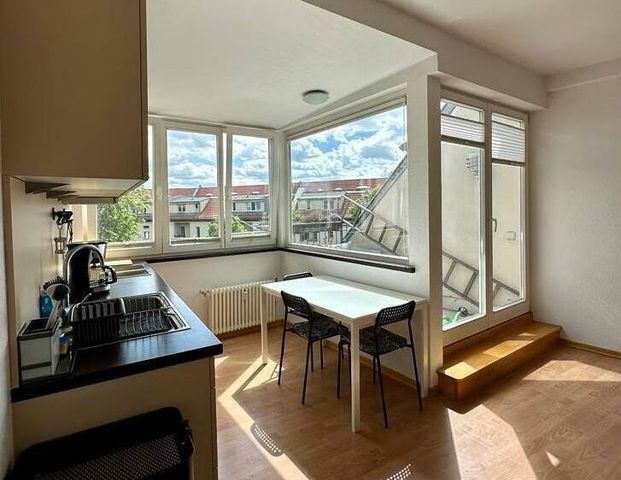 Modern Apartment with Stunning Balcony View in Zehlendorf-Steglitz! - Photo 1