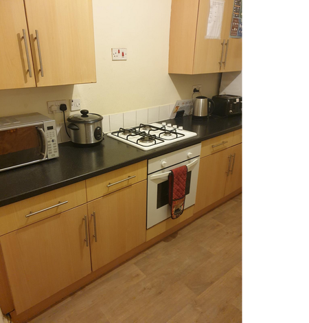 1 bedroom in a house share to rent - Photo 3