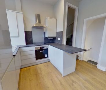 Victoria Road, Kirkstall - Photo 2
