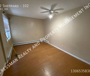 2 Bed, 1 bath apartment located in Argyle Park, Regina. - Photo 1