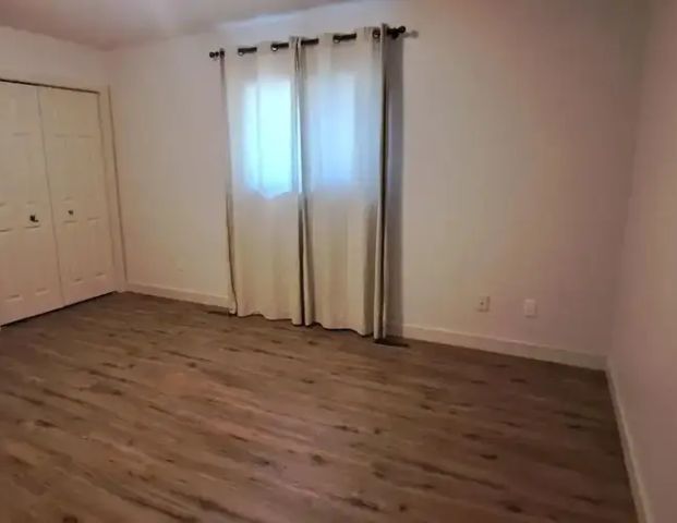 Cute 4 level split, Bright and spacious | 750 Johns Road Northwest, Edmonton - Photo 1