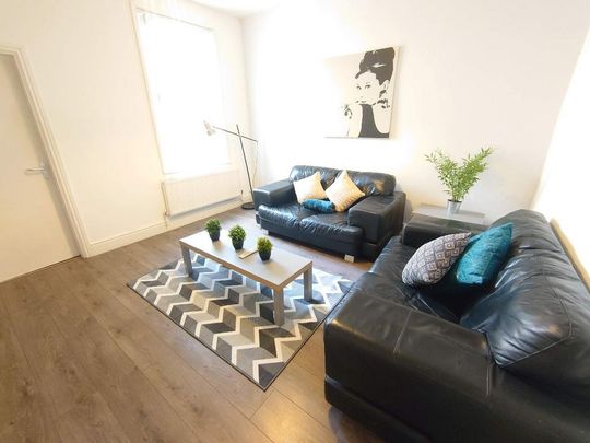 3 bedroom terraced house to rent - Photo 1