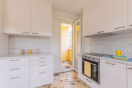 Affittiamo 3.5 locali, all'ultimo piano con vista - Photo 2