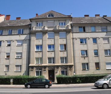 Nette Wohnung – Küche und Wohnschlafzimmer – im 2. Stock mit Lift m... - Photo 1