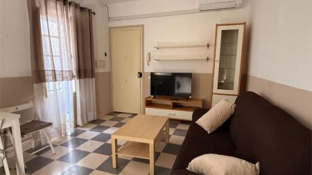 Apartamento de alquiler en Calle Alfarería, 64, Triana Casco Antiguo - Photo 2