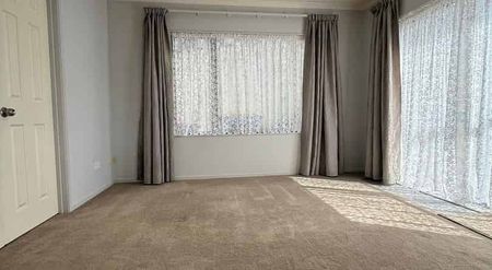 Sun-Filled 3 Bedroom Home + Study - Top School Zone - Photo 2