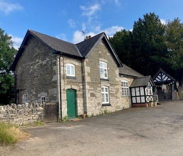 School House, Llanelidan - Photo 1