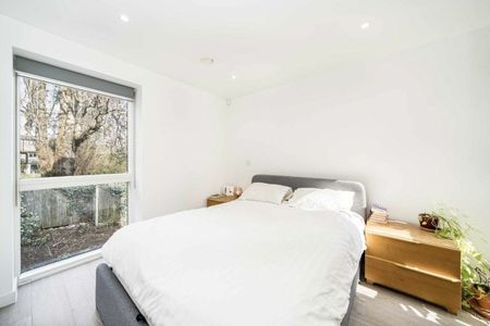 Churchwood Gardens, Honor Oak, SE23 - Photo 3