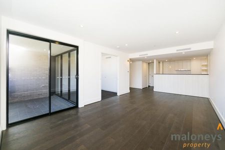 Quiet and Sunny One Bedroom Apartment - Photo 4