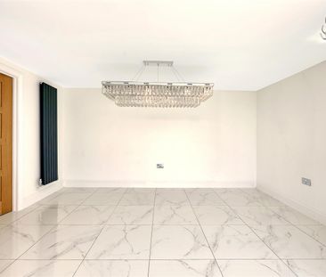4 Bedroom House - Semi-Detached - Photo 1