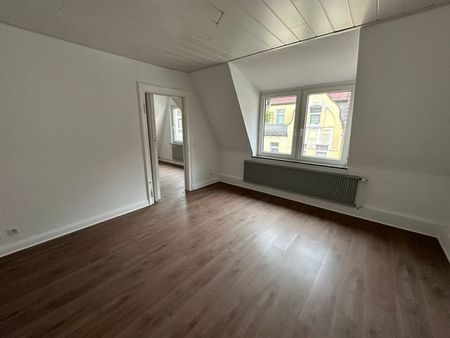 SCHADE HAUSVERWALTUNG - Renovierte 4,5-Zimmerwohnung in zentraler Lage von Lüdenscheid zu vermieten! - Photo 2