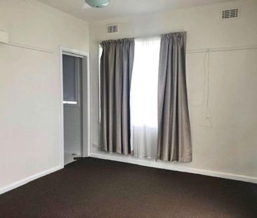 PERFECT FAMILY HOME IN CENTRE OF TOWN - Photo 1