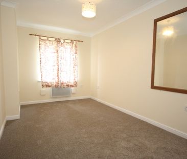 Century Court, Woking - Photo 6