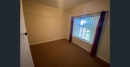 CENTRAL LOCATION - Photo 4