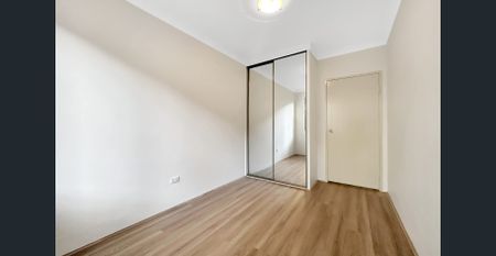 Beautiful Bright 2 Bedroom Apartment - Photo 2