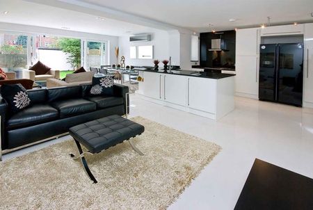 5 bedroom terraced house to rent - Photo 2