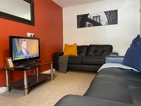 3 Bed - Flat 6, Cathedral Court â€“ 3 Bed - Photo 4