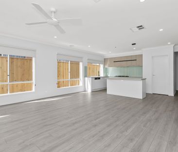 Stunning 4-Bedroom Family Home in Wollert - Photo 2