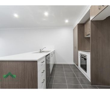 Be the next tenant to live in this great size townhouse! - Photo 5