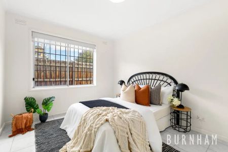 “Stylish, Light-Filled Ground Floor Apartment in Prime Footscray Location” - Photo 4