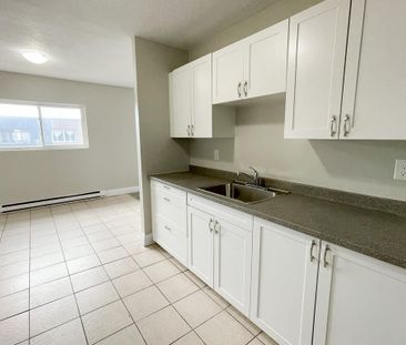 Boxwood Place Apts - PARKING SPACE, HEAT & WATER INCLUDED - Photo 3