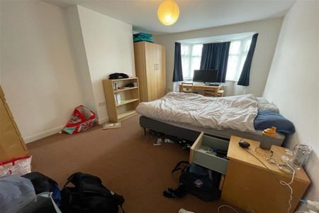 5 bedroom end of terrace house to rent - Photo 5