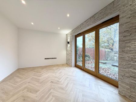 4 bedroom detached house to rent - Photo 2