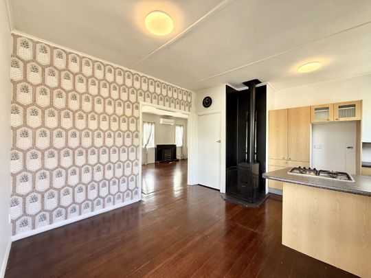 3 Bedroom House in Trentham - Photo 1