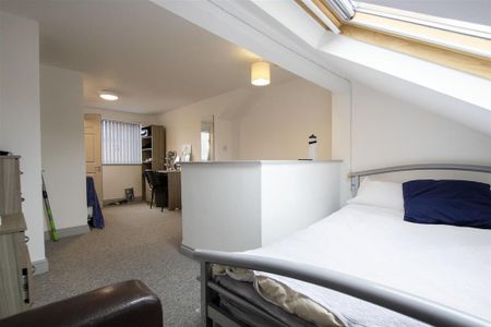 6 bedroom house to rent - Photo 2