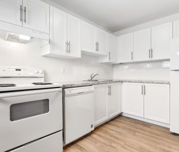 Hunter’s Point Townhomes - Townhouse (3 bedroom) - Photo 2