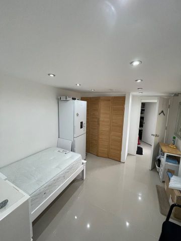 Studio Flat, Stratford, E15 - Photo 3