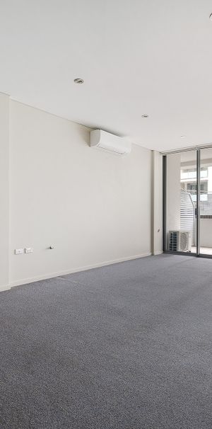 2 bedroom apartment - 25% below market rent - Photo 1