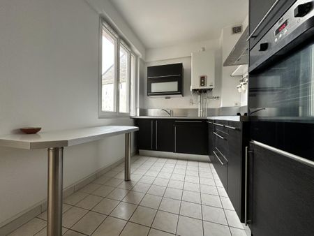 Location Maison 6 pièces 103m² CHARTRES 28000 - Photo 4