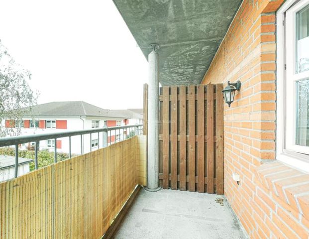 Neues Zuhause in Schwerin Krebsförden – Helle 2-Zimmer-Wohnung mit Balkon + Stellplatz - Photo 1