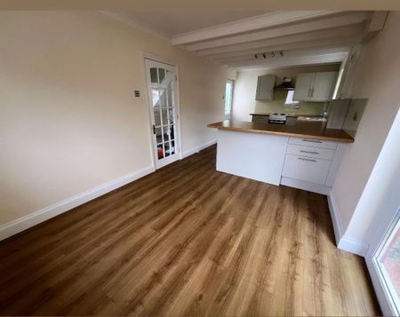 3 bedroom detached house to rent - Photo 2