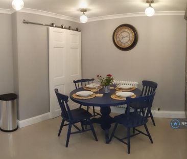 2 bedroom maisonette to rent - Photo 5