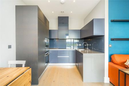 2 bedroom penthouse to rent - Photo 4