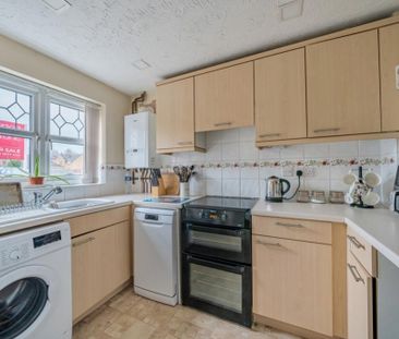 3 bedroom semi-detached house to rent - Photo 4