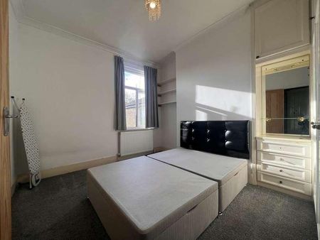 Gladstone Avenue, Manor, E12 - Photo 5